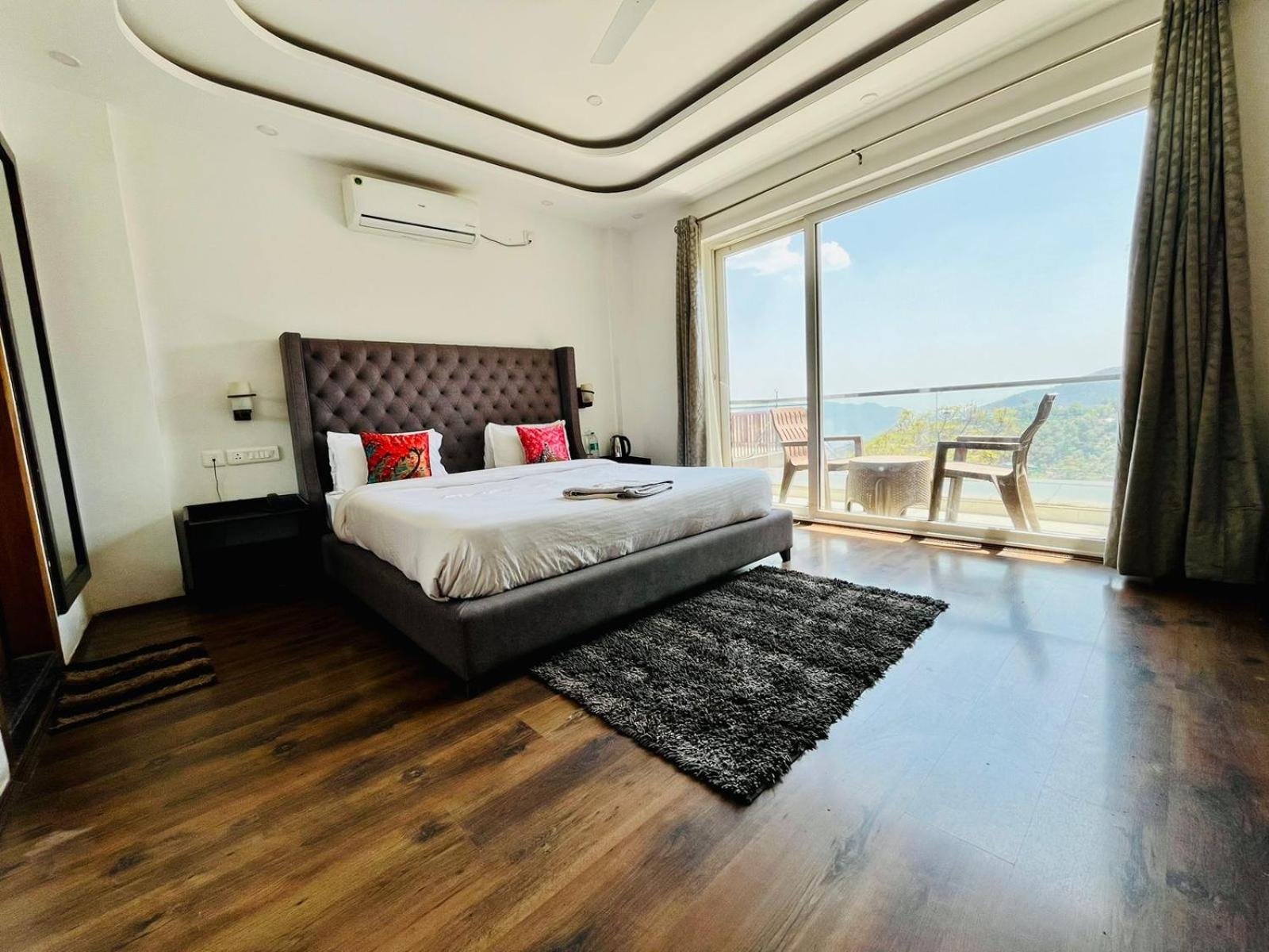 Weekend Vibes Bed & Breakfast Касаули Екстериор снимка