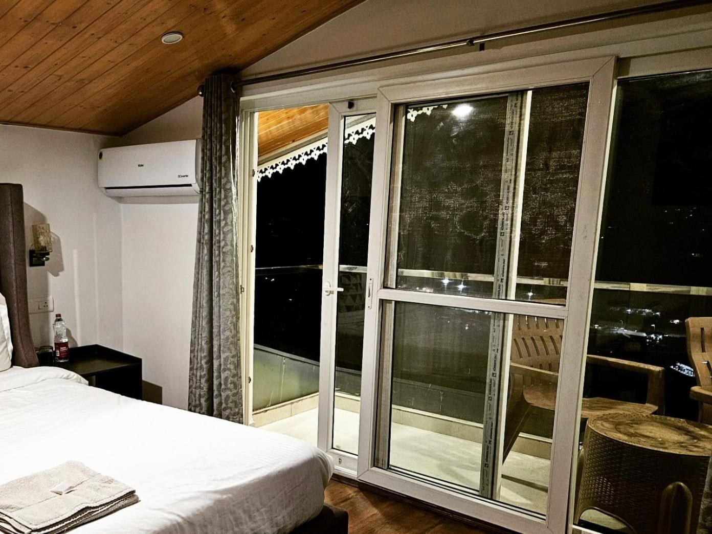 Weekend Vibes Bed & Breakfast Касаули Екстериор снимка