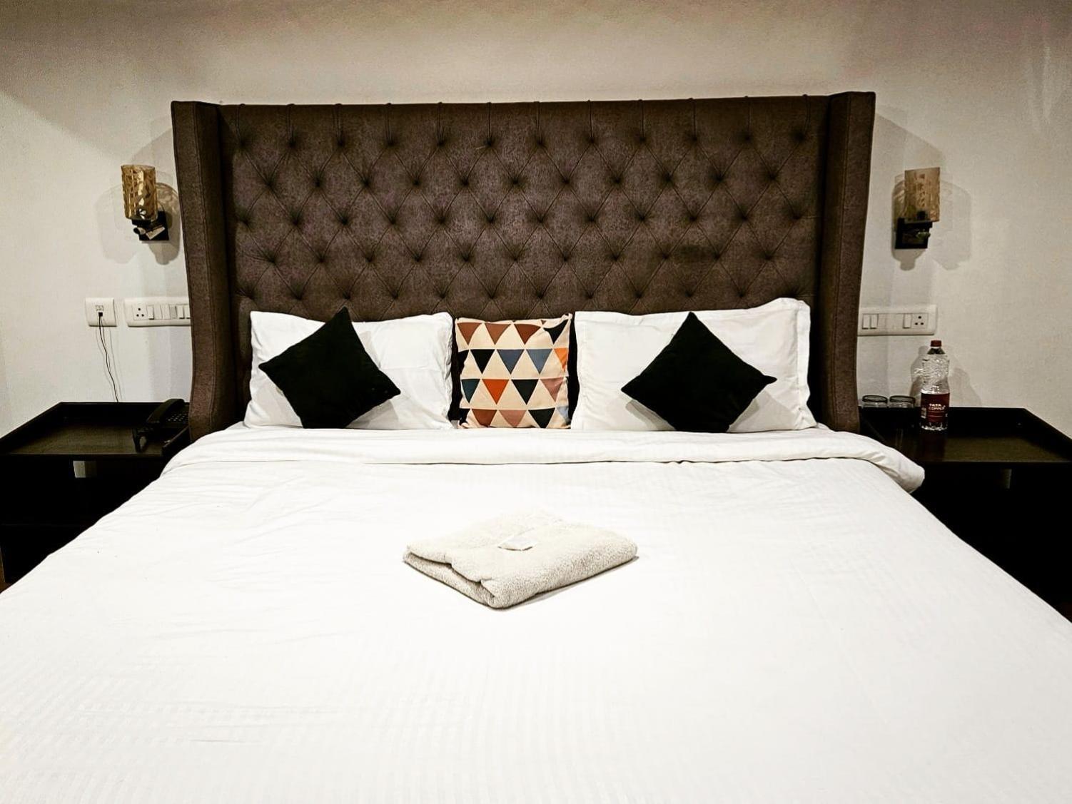 Weekend Vibes Bed & Breakfast Касаули Екстериор снимка