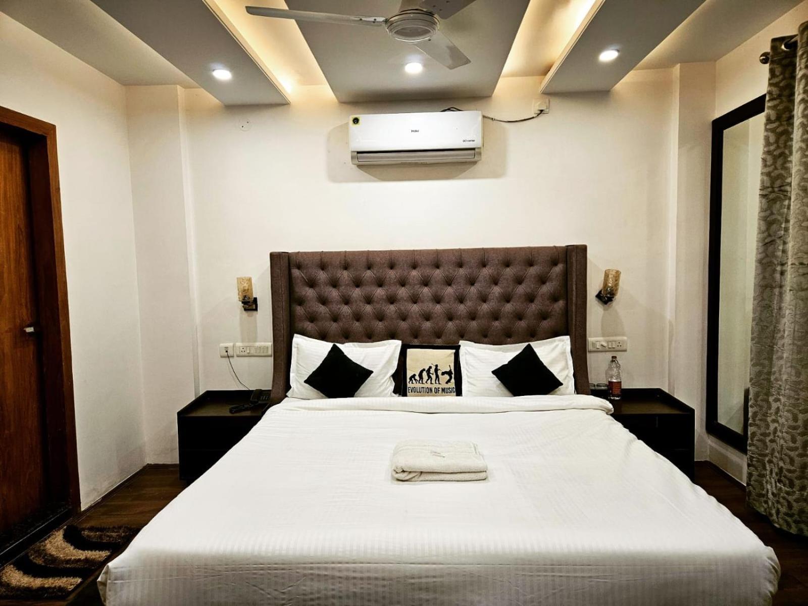 Weekend Vibes Bed & Breakfast Касаули Екстериор снимка